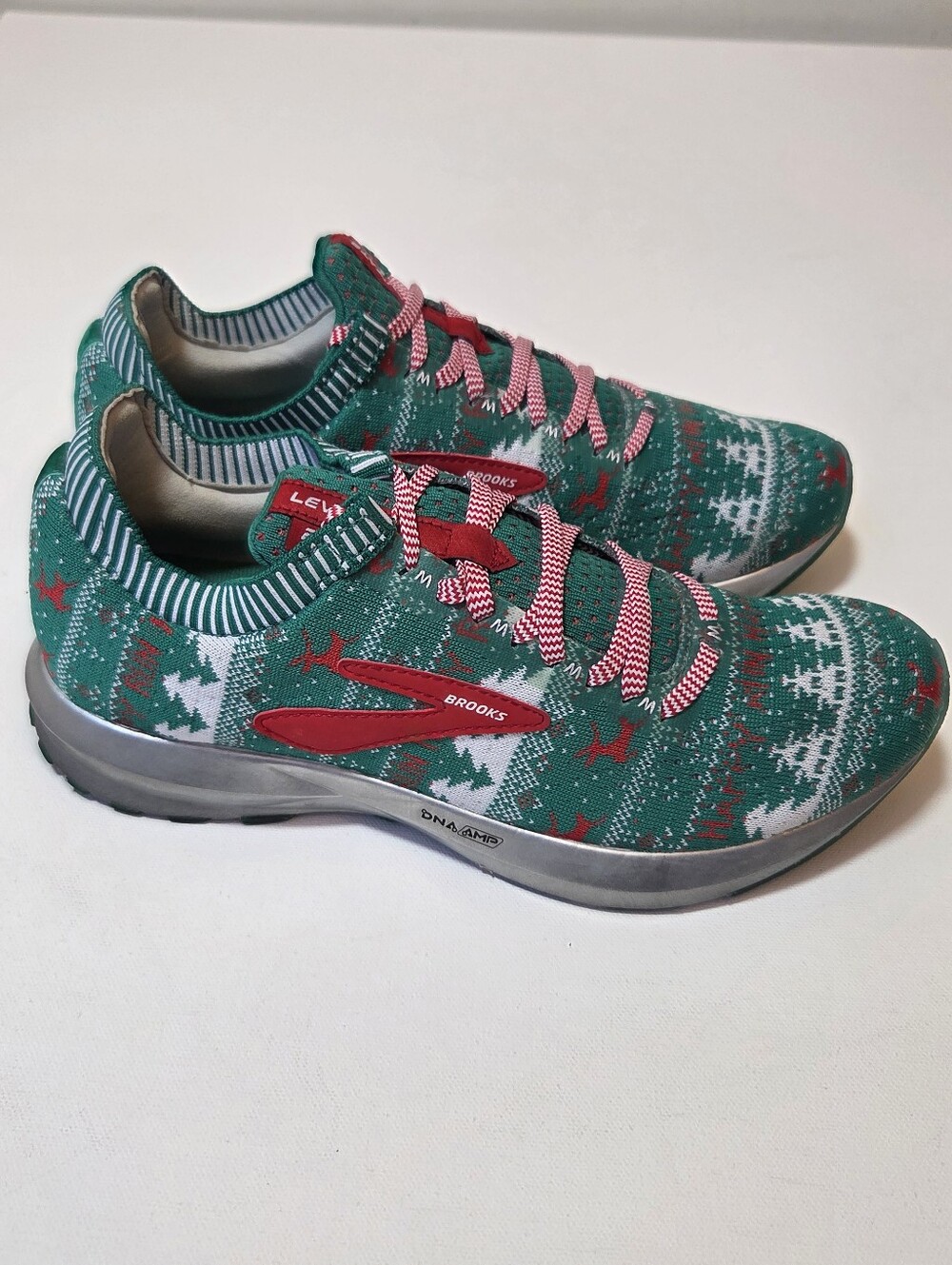 Brooks Levitate 2 Mens 8 Ugly Christmas Sweater Run Merry Holiday Shoes